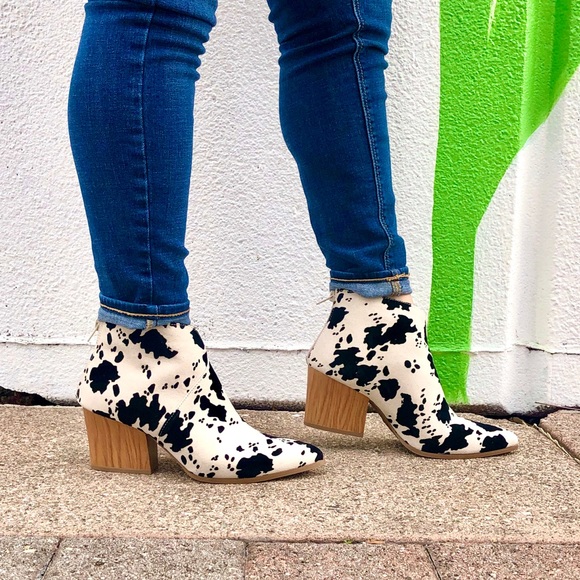 SALE! Black Cow Print Western Ankle Boots - Picture 8 of 12
